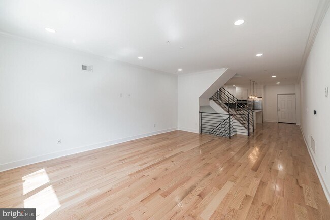 Foto del edificio - 4653 Silverwood St