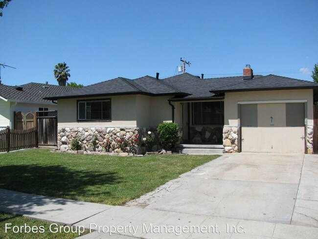 Building Photo - 4 br, 2 bath House - 1469 Jeffery Ave