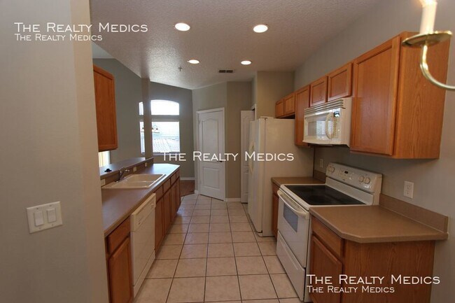Building Photo - 673 Sandy Neck Ln