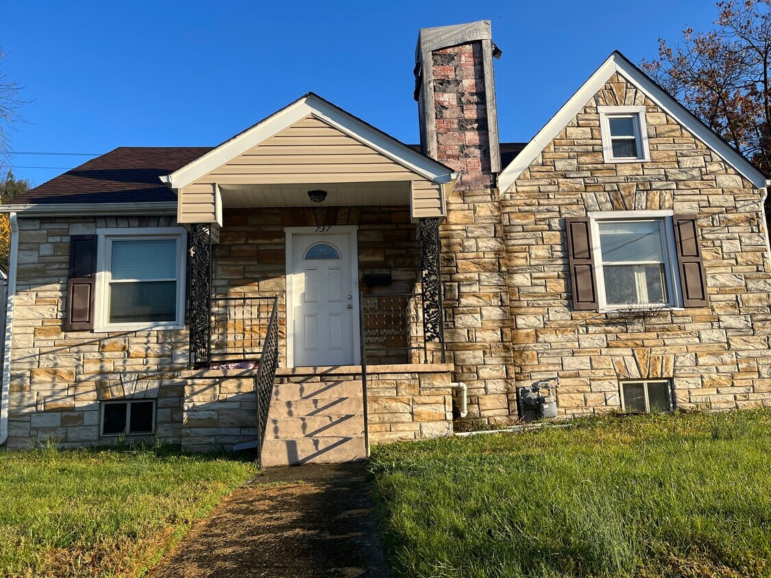 Foto principal - 737 Windsor Ave SW