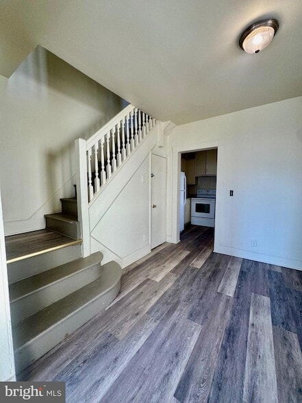 Building Photo - 210 Pear St