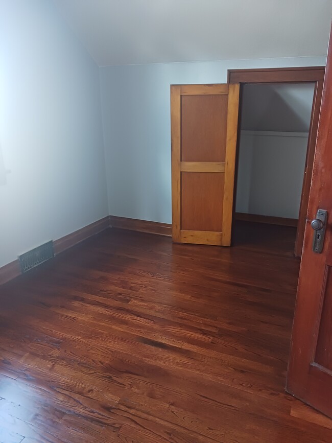 Foto del edificio - 122 W Barker Ave