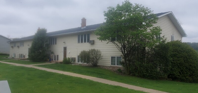 Building Photo - 1160 Oakview Dr