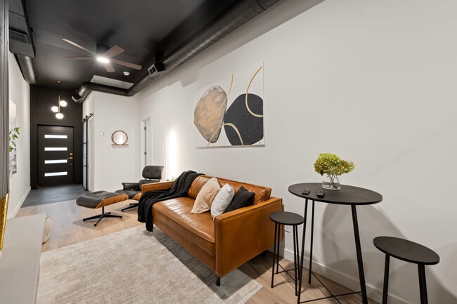 Building Photo - 2655 W Huron St