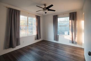 Foto del edificio - 8505 Parkfield Dr