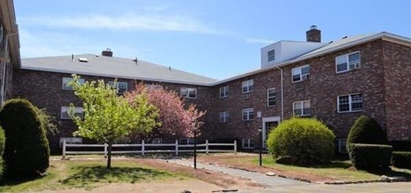 Building Photo - 351 Hildreth St