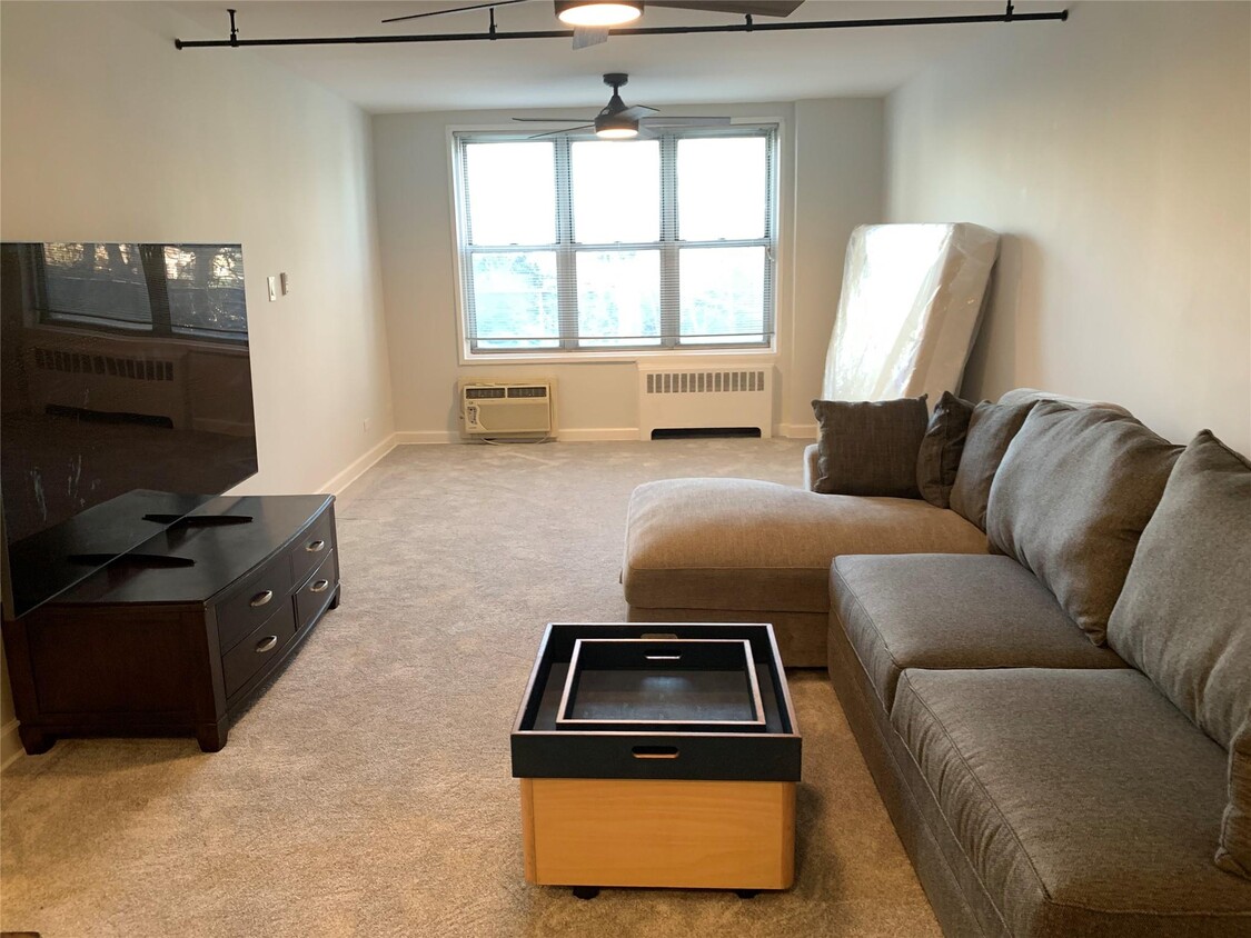 Foto principal - 5715 Mosholu Ave