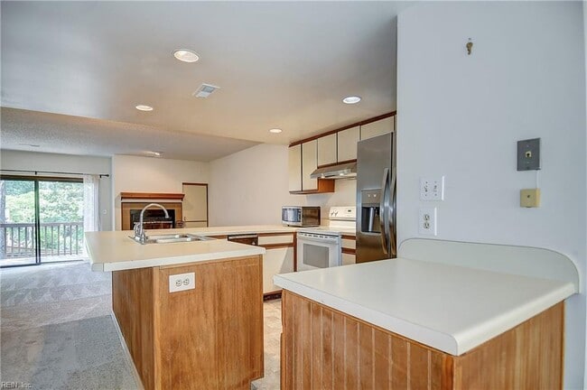 Building Photo - 603 Sea Oats Way
