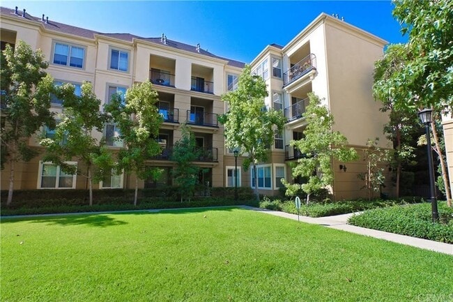 Foto del edificio - 2335 Watermarke Pl