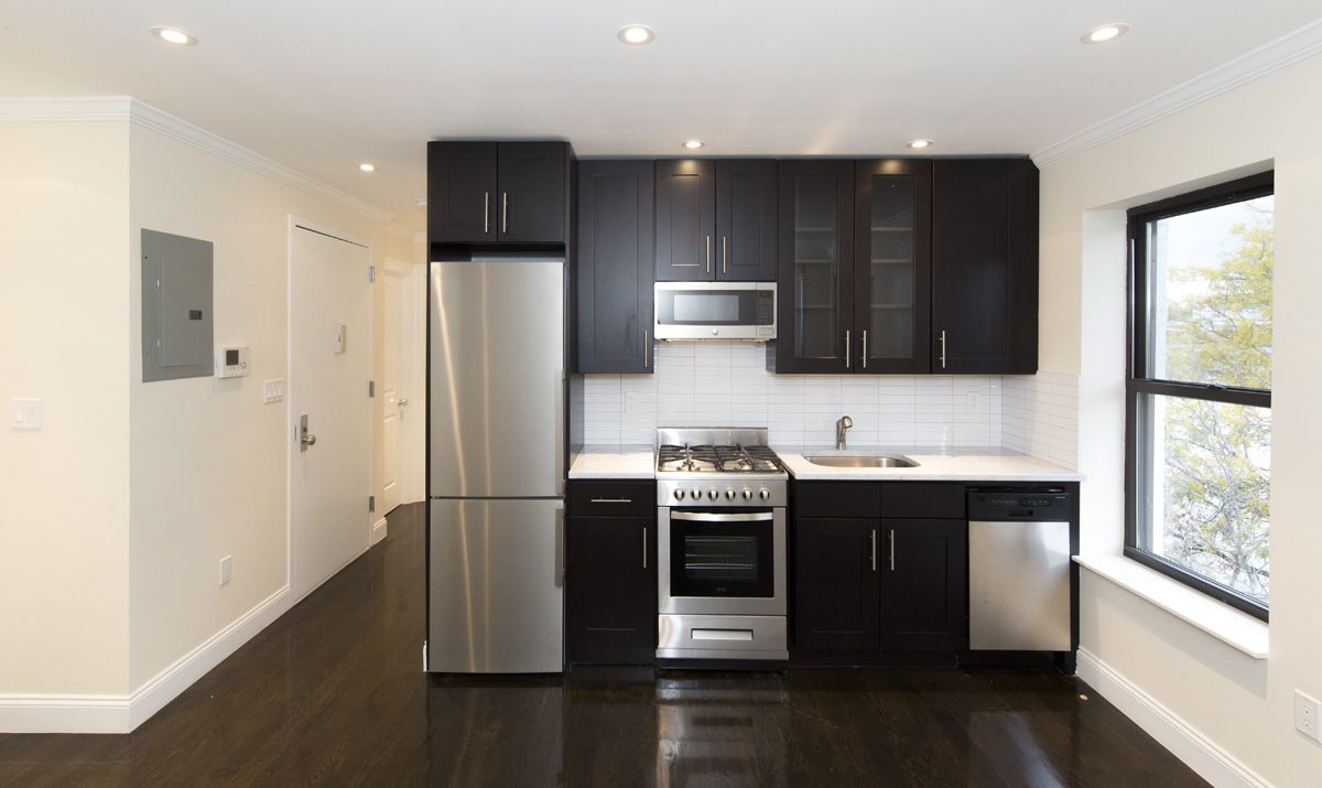 Foto principal - 441 E 9th St