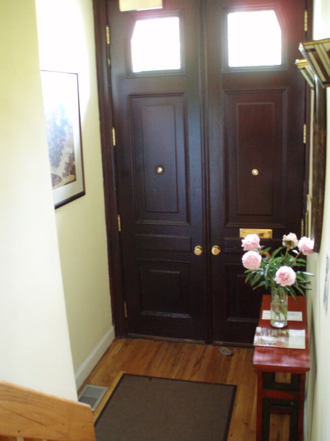entrance hall - 2099 5th Ave