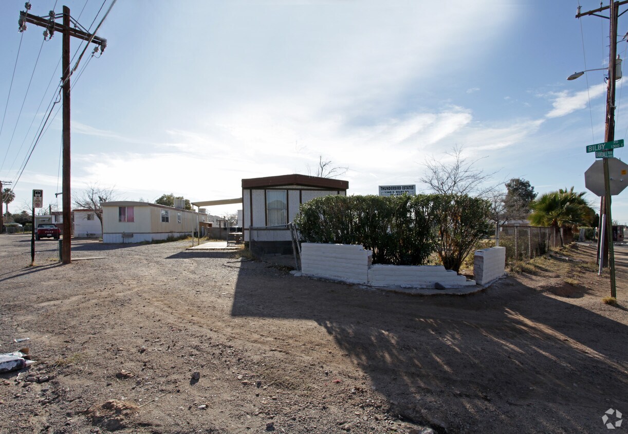 Primary Photo - 1360 E Bilby Rd