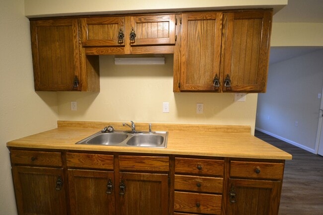 Building Photo - Warsaw Apartments