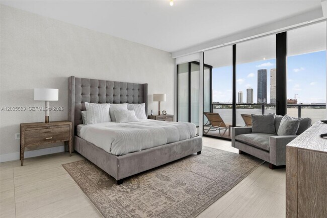 Foto del edificio - 5500 Island Estates Dr