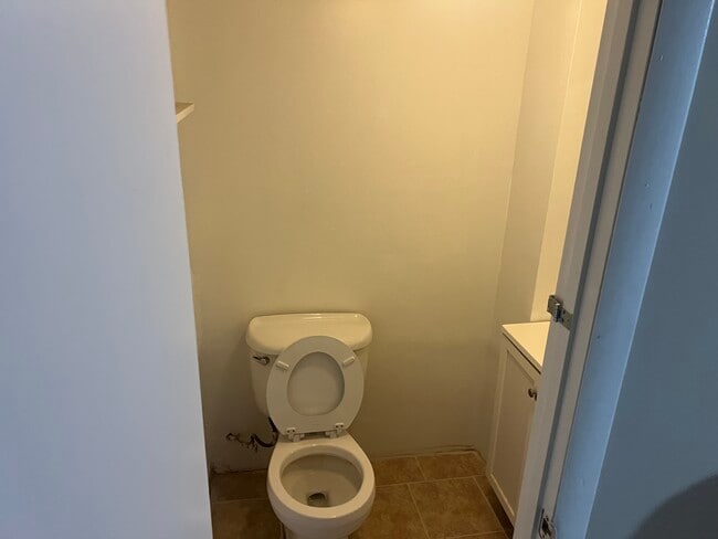 Building Photo - 44X Random Rd