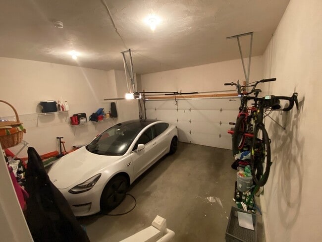 Building Photo - 73 Zain Cir