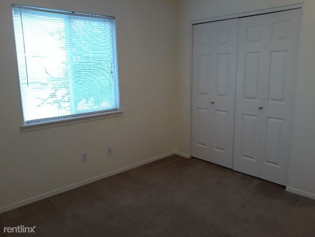Building Photo - 3 br, 2 bath Townhome - 16026 N 19th St,