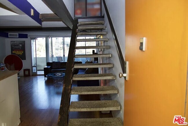 Foto del edificio - 1701 Clinton St