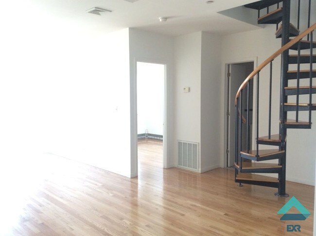Foto del edificio - 611 Grand St
