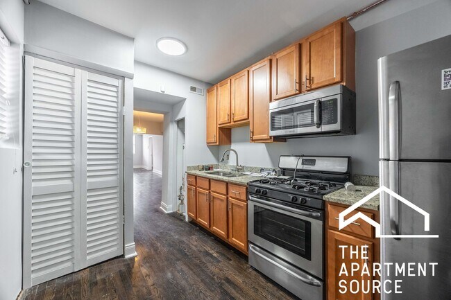 Foto del edificio - 2551 W Fullerton Ave