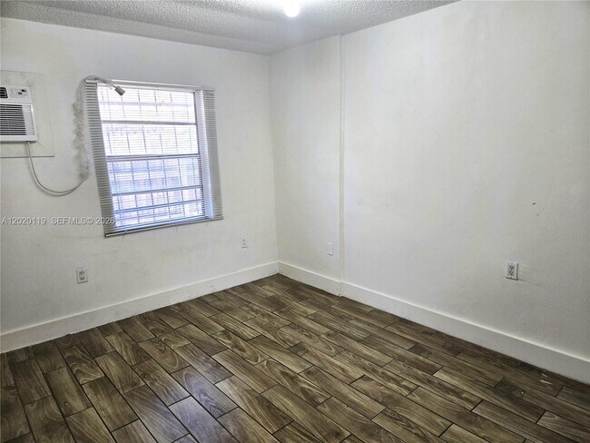 Foto del edificio - 1662 NW 1st St