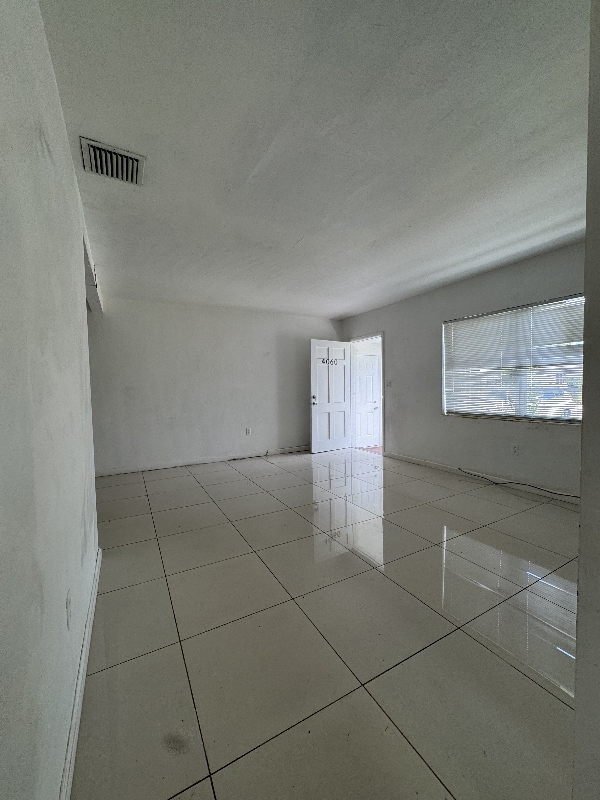 Foto del edificio - 4060 SW 6th St