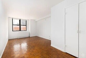 Building Photo - 222 W 14th St