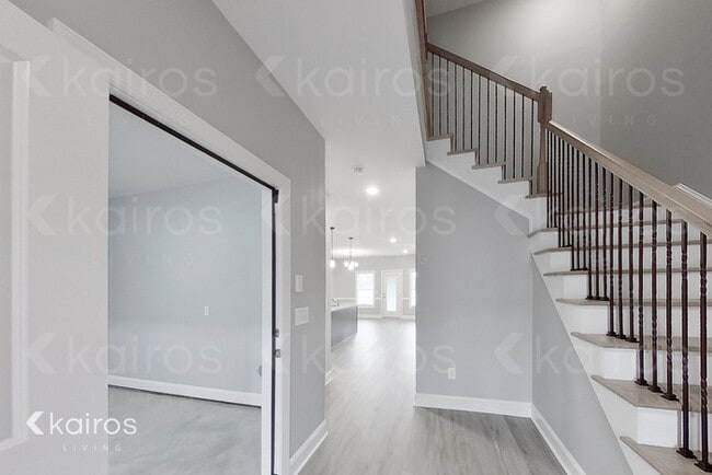 Building Photo - 3712 Oak Leaf Wy