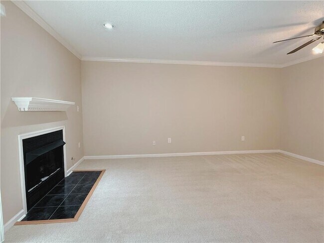 Foto del edificio - 7024 Somerset Cir