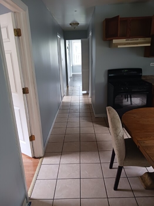 Foto principal - 8418 S Escanaba Ave