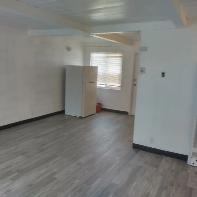 Foto del edificio - 11 E San Joaquin St