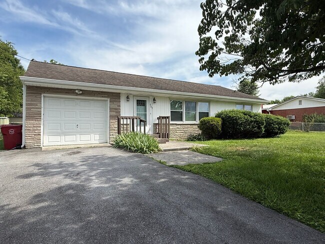 Foto del edificio - 3/2 bath home - Town Acres School District!