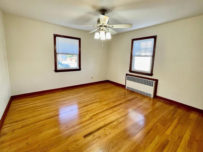 Foto del edificio - 149 Maplewood Ave