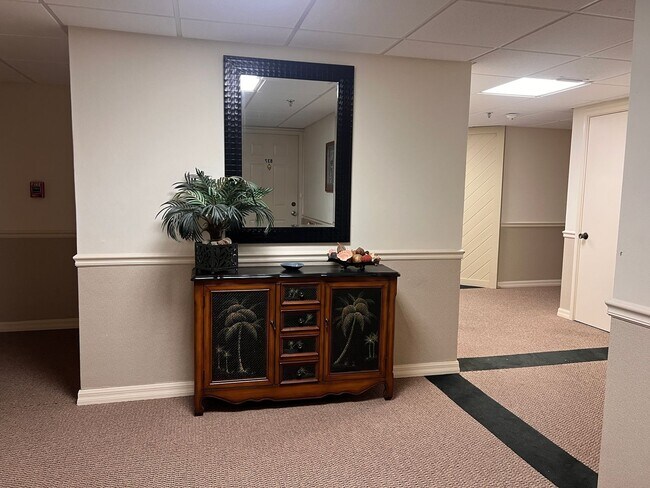 Foto del edificio - Venice, FL 2BR/2BA Condo in a Gated, Gulf front Community