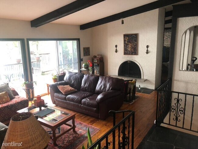 Foto del edificio - 5 br, 2 bath House - 5740 Oakview Ln N
