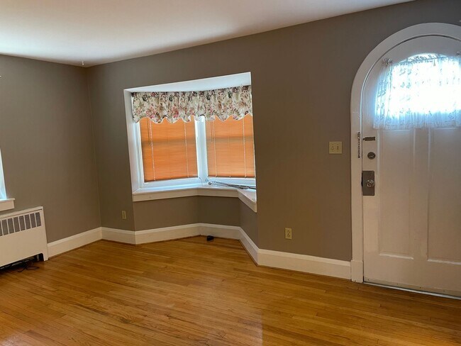 Foto del edificio - 7837 Wendover Ave
