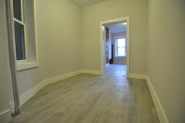 Building Photo - 420 E 148th St