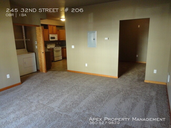 Building Photo - Stoneway Apartments