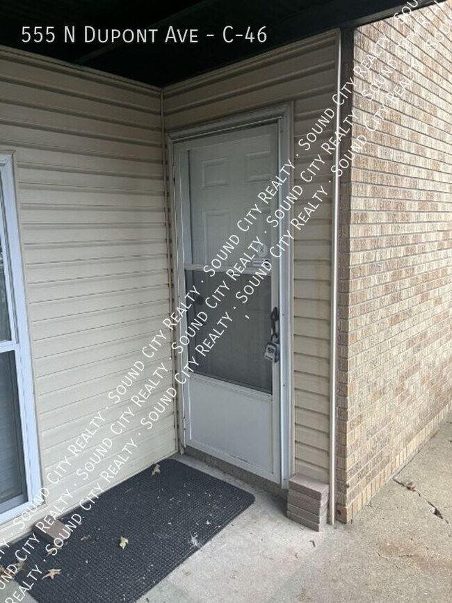 Building Photo - AVAILABLE NOW • 2 Bed/ 1 Bath condo • Madison