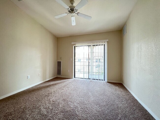 Building Photo - Beautiful 3 Bedroom, 2 Bathroom Condo in O...