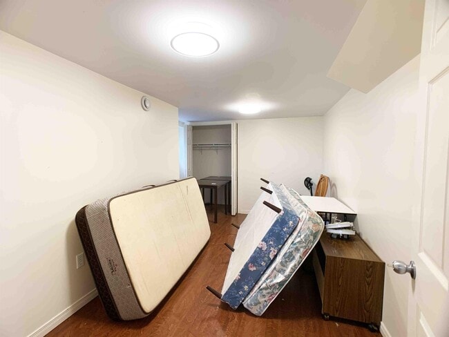 Building Photo - 16 Burke Pl