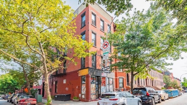 Building Photo - 308 Carroll St
