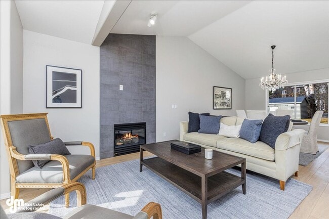 Building Photo - 5375 Cape Seville Dr