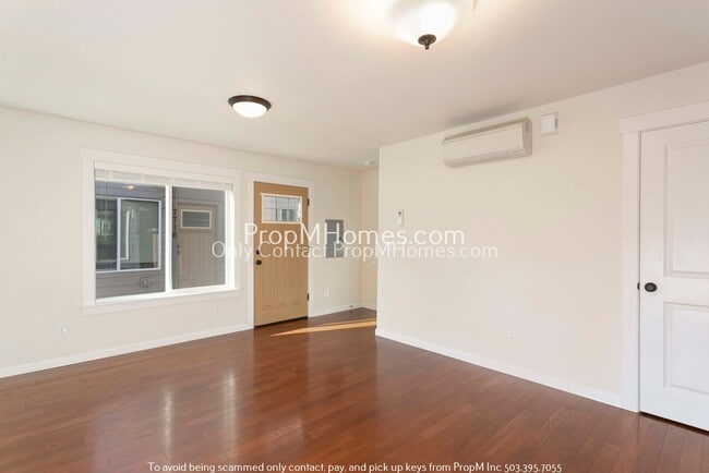 Photo - Enchanting 2-Bedroom Gem in SE Portland - End Unit! Apartment