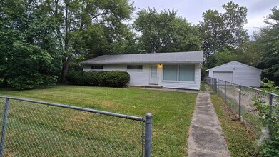 Building Photo - 308 N Davis Ave
