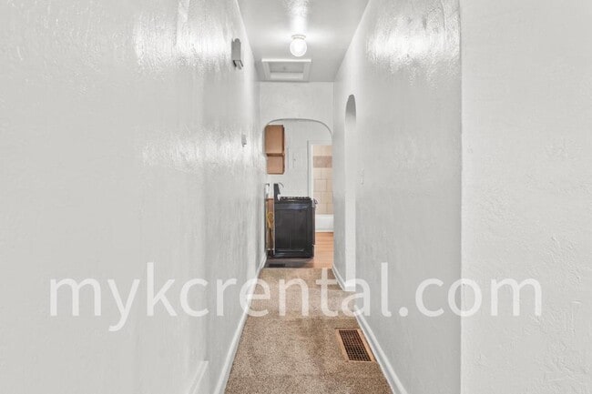 Foto del edificio - 1131 Hasbrook Ave