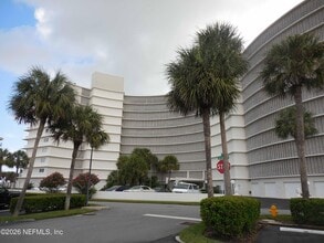 Building Photo - 1601 Ocean Dr S