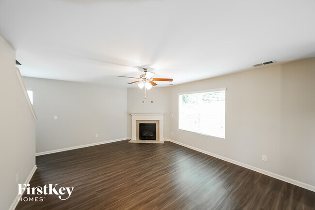 Foto del edificio - 940 Valley Cir