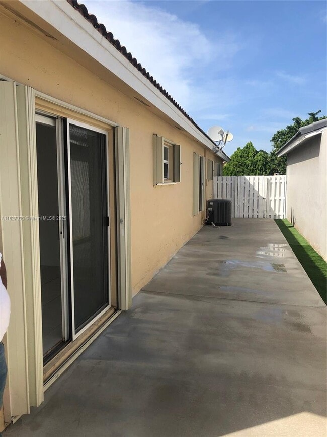Building Photo - 6132 NW 181st Terrace Cir W