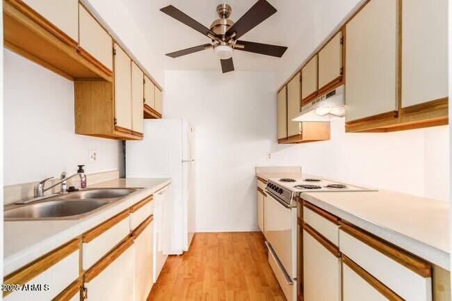 Foto del edificio - 1440 N Idaho Rd